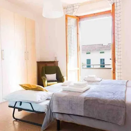 The Happy Apple Tree * Fucecchio