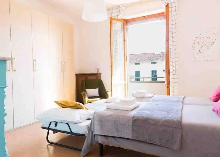 The Happy Apple Tree * Fucecchio