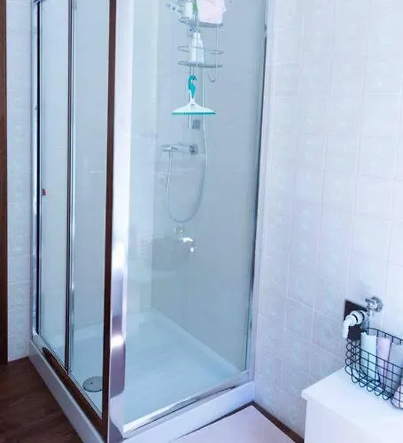 The Happy Apple Tree *