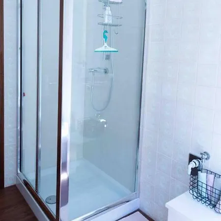 The Happy Apple Tree *